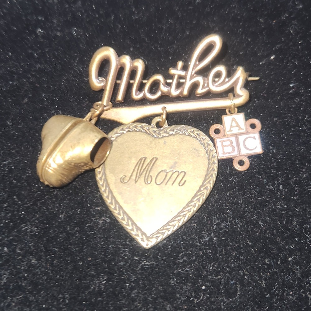 Vintage Mother Mom Heart Brooch Gold  bronze Tone Baby Shoe ABC Blocks Charm Pin